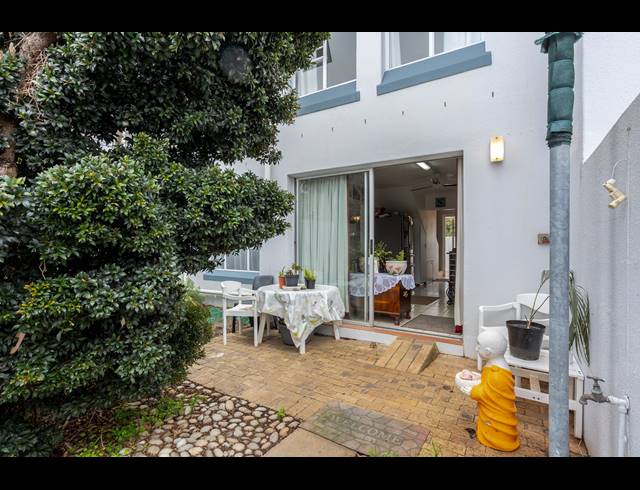 3 BEDROOM TOWNHOUSE FOR SALE IN PLUMSTEAD